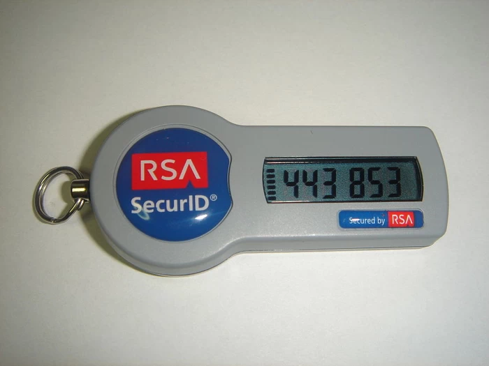 Autemticacion de dos factores token SecurID de RSA.